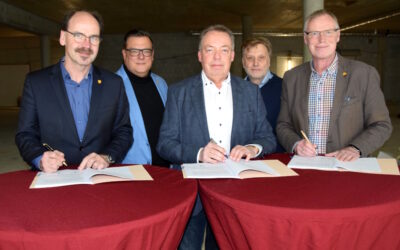 „Action“ im neuen Rathaus: Unterzeichnung des Mietvertrags 